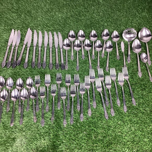 Oneida Vineland Stainless Steel Flatware Set of 8 + - Picture 12 of 13